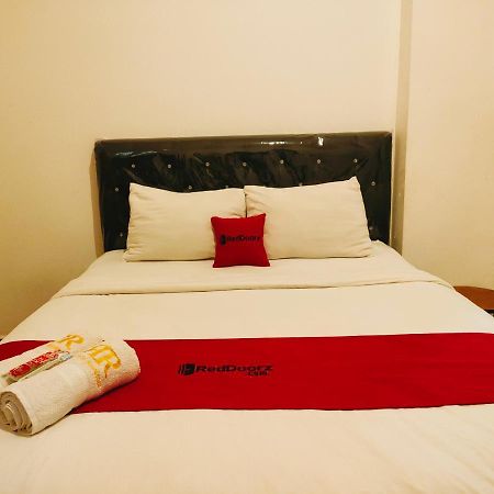 Reddoorz At Sukomanunggal سورابايا المظهر الخارجي الصورة