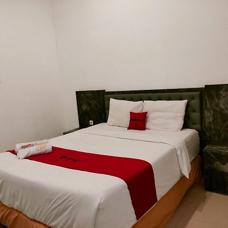 Reddoorz At Sukomanunggal سورابايا المظهر الخارجي الصورة