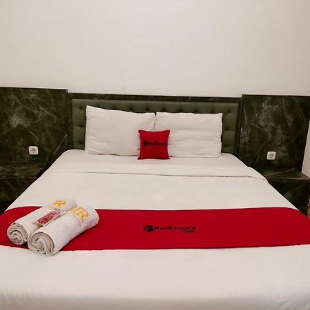 Reddoorz At Sukomanunggal سورابايا المظهر الخارجي الصورة