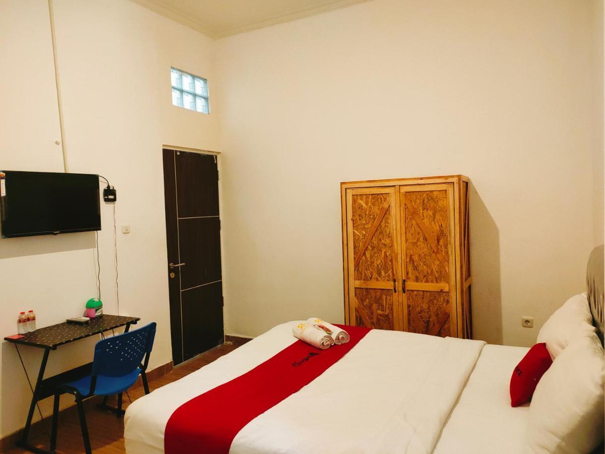 Reddoorz At Sukomanunggal سورابايا المظهر الخارجي الصورة